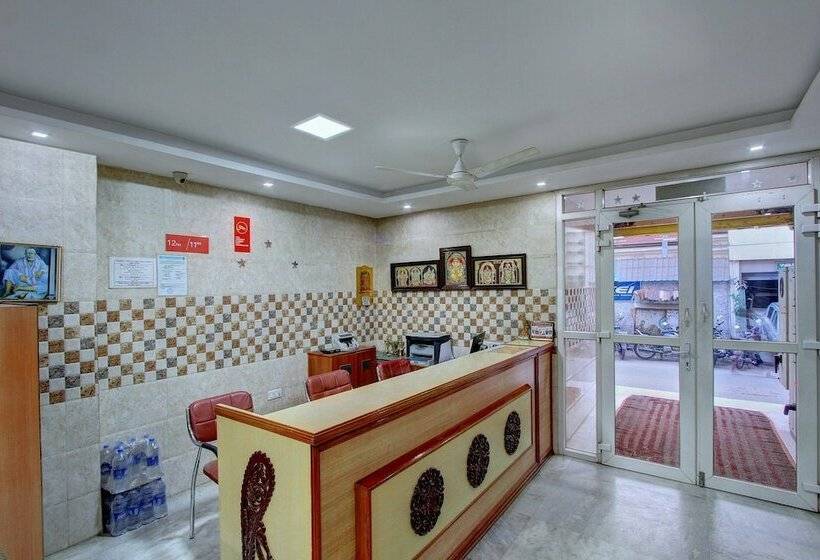 هتل Radhakrishna By Oyo Rooms