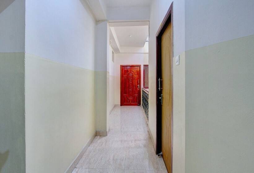 هتل Radhakrishna By Oyo Rooms