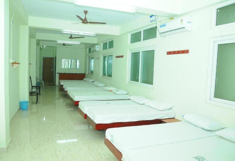 هتل Radhakrishna By Oyo Rooms