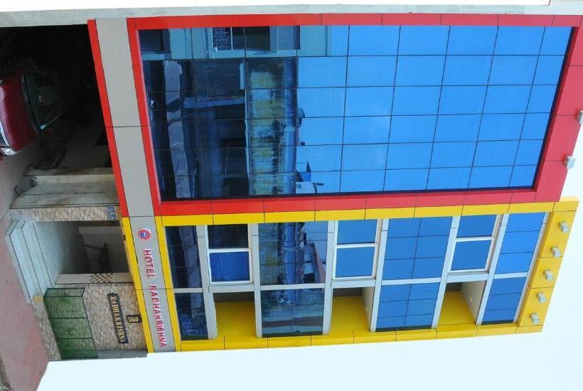 هتل Radhakrishna By Oyo Rooms