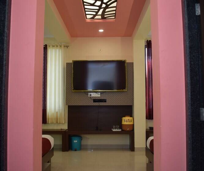 فندق Shree Pratham Milan