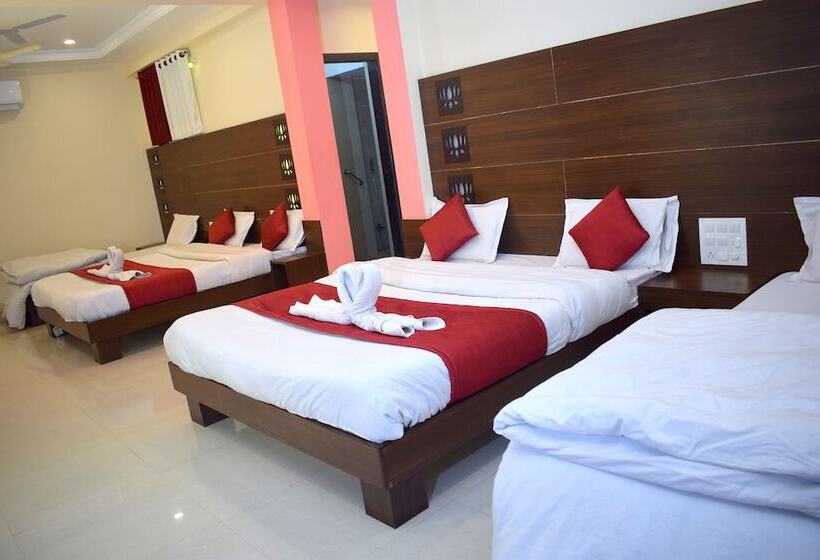 فندق Shree Pratham Milan