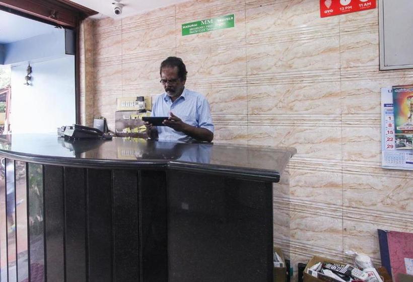 هتل Sri Jayaram Lodge By Oyo Rooms