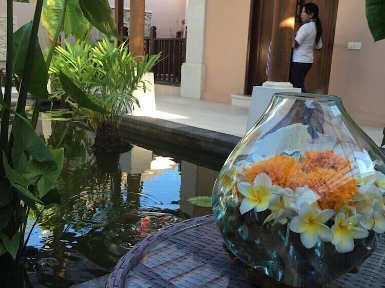 تختخواب و صبحانه Villa Pasraman Baghawan