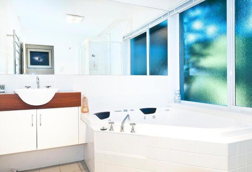 567 Sandy Bay