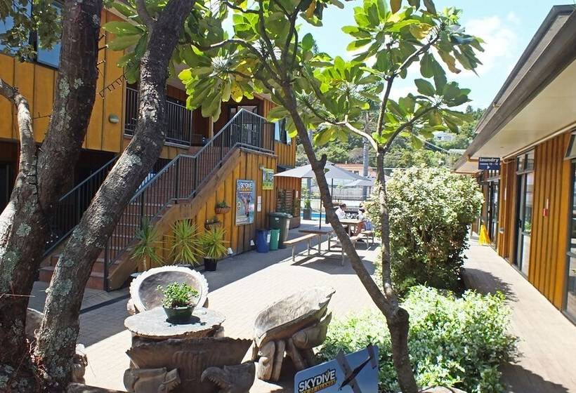 Bay Adventurer   Hostel