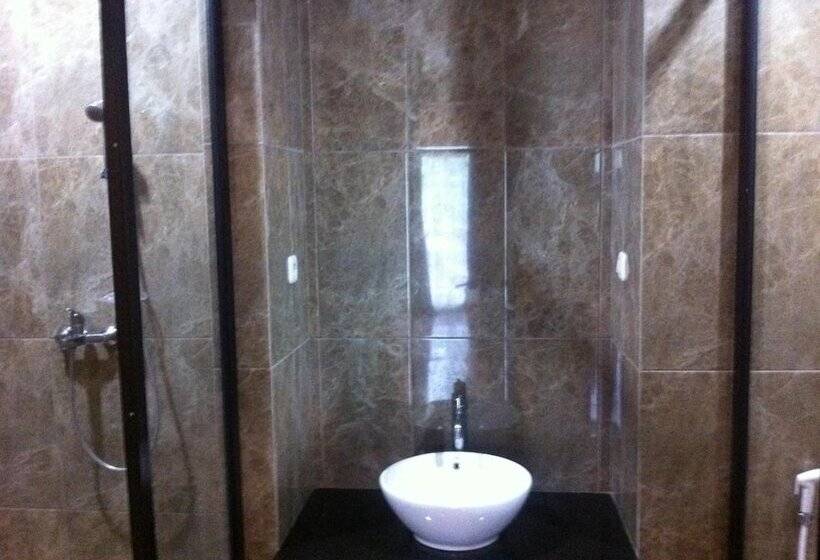 تختخواب و صبحانه Votel Viure Hotel Jogjakarta