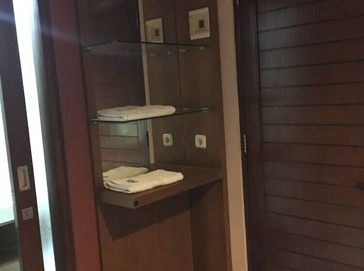 تختخواب و صبحانه Votel Viure Hotel Jogjakarta