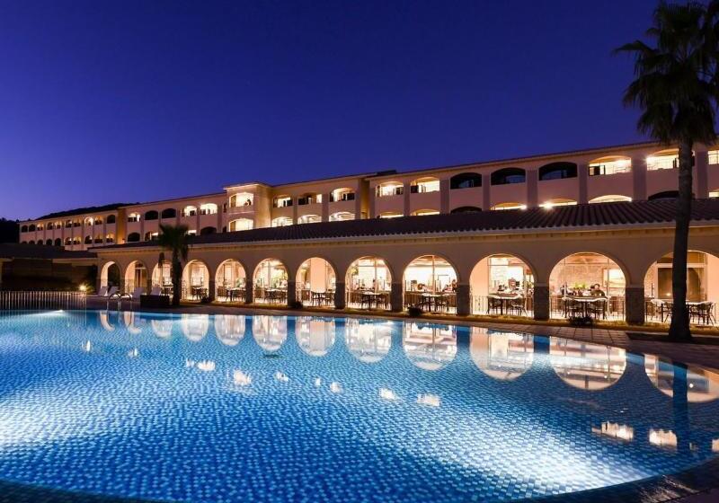 Отель La Vista Kirishima Hills