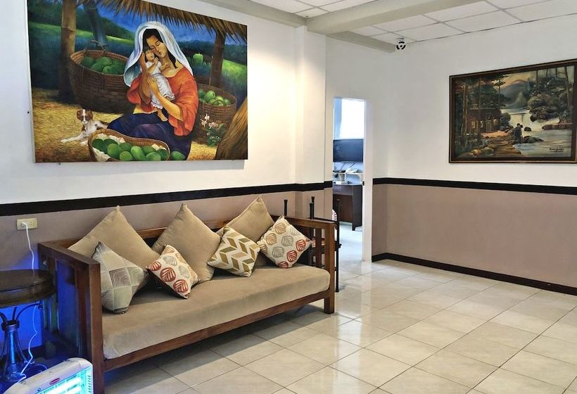 فندق Tiptop Tower Suite Inn