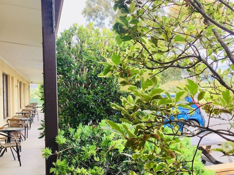 汽车旅馆  Colonial Motor Inn Pambula