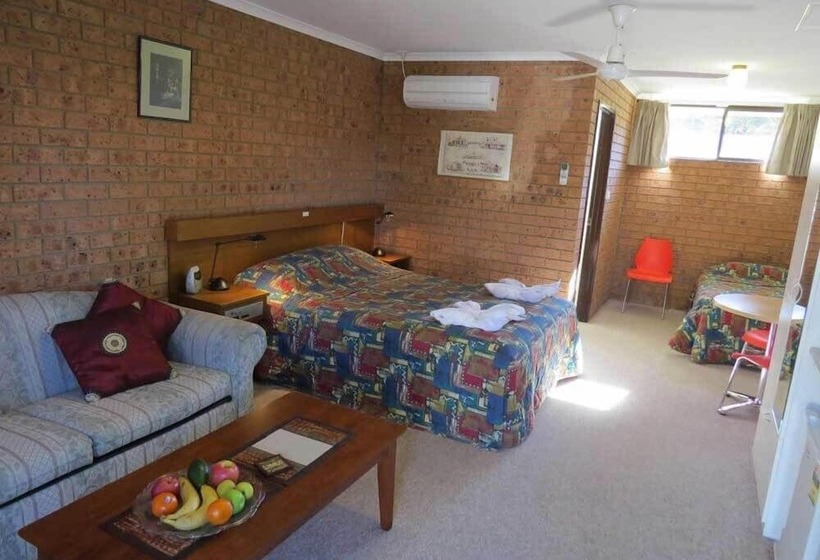 汽车旅馆  Colonial Motor Inn Pambula