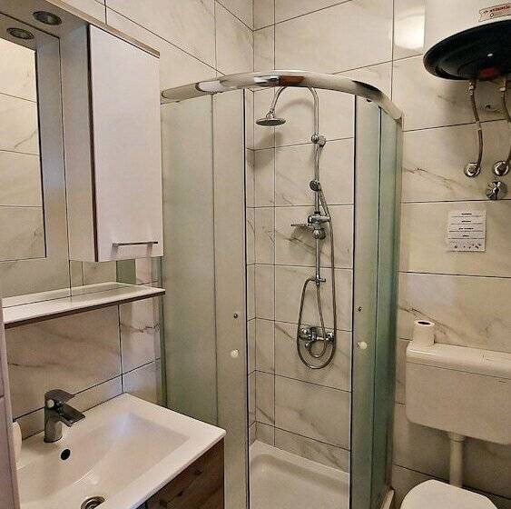 پانسیون Apartments And Rooms Vila Irma