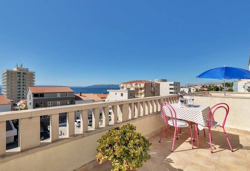 پانسیون Apartments Dany