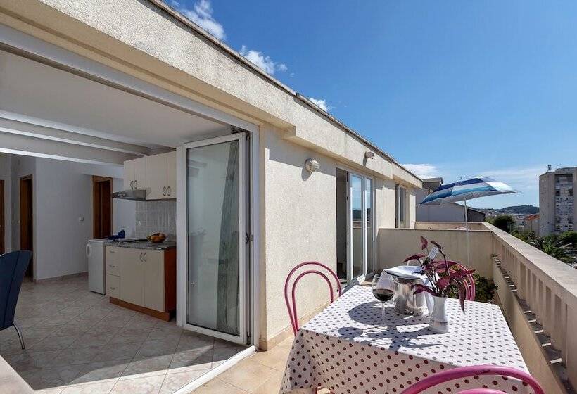 پانسیون Apartments Dany