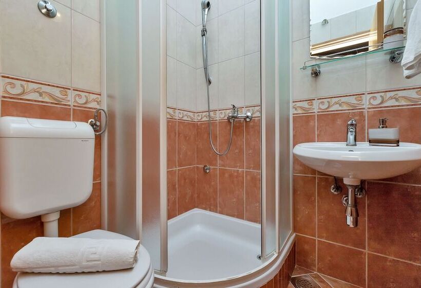 پانسیون Apartments Dany