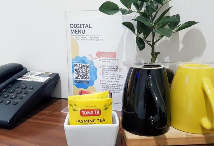 پانسیون Urbanview Darmo Residence Bandung