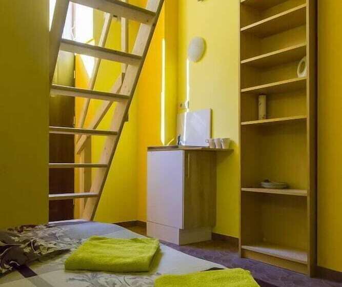 پانسیون Hoża Apartments And Rooms