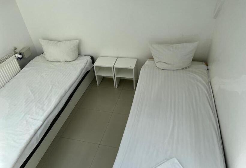 پانسیون Hoża Apartments And Rooms