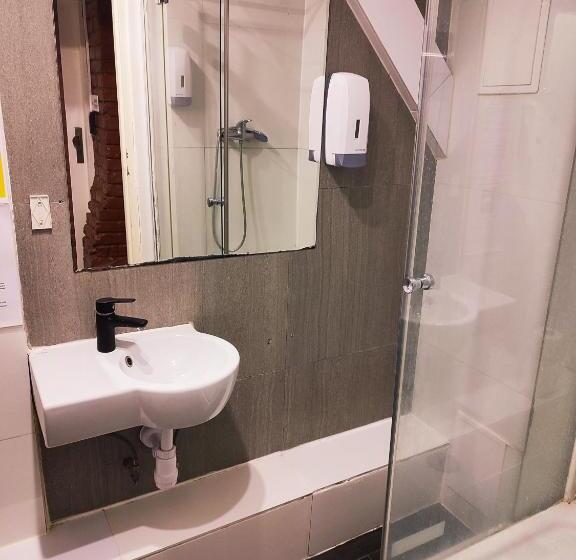 پانسیون Hoża Apartments And Rooms