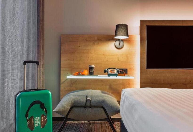 هتل Moxy Warsaw Praga