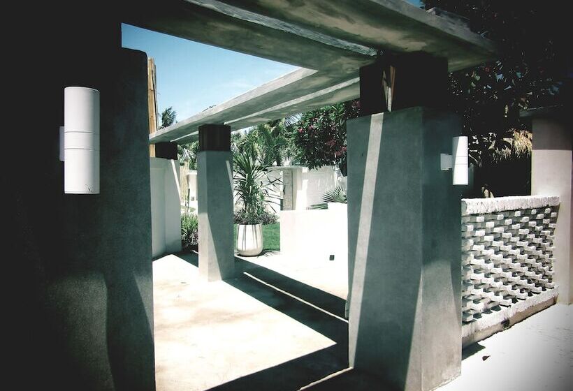 تختخواب و صبحانه The White Key Luxury Villas