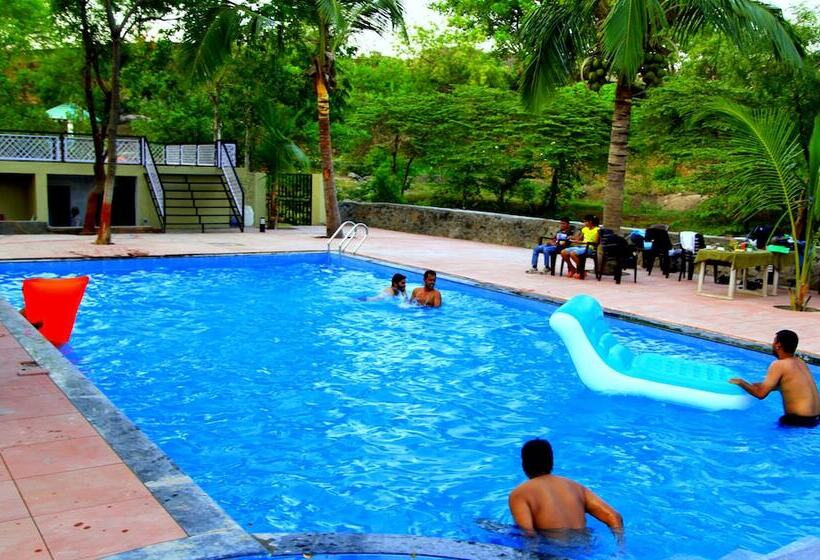 فندق Hiranya Resorts