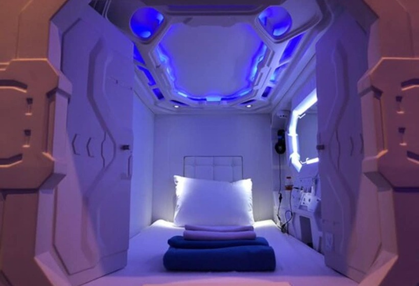 هاستل Digital Airport