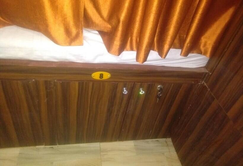 مبيت وإفطار Asian Dormitory   Hostel