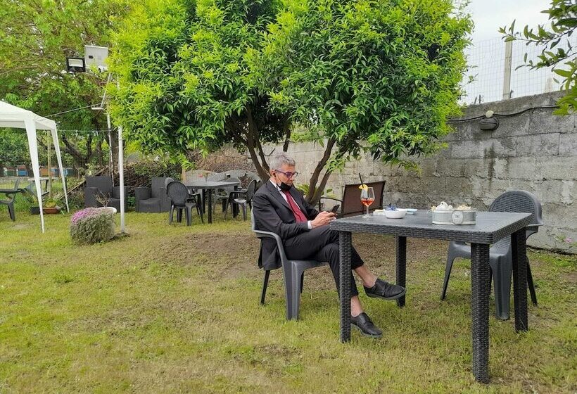 تختخواب و صبحانه City Pompei Accommodations