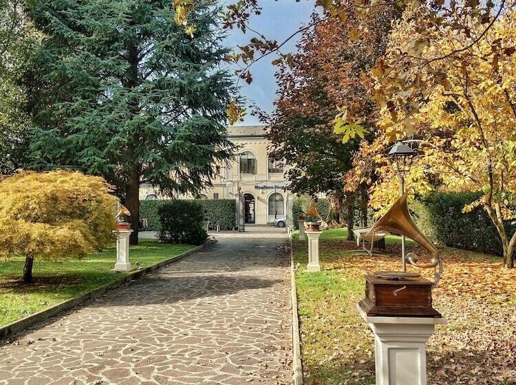 تختخواب و صبحانه Relais Toti Beb Bed E Breakfast