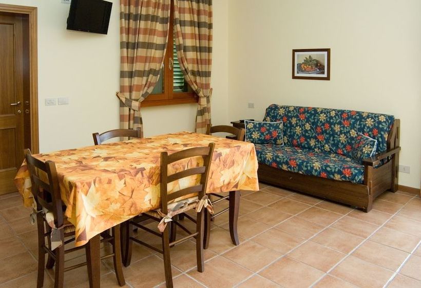 فندق ريفى Residence Le Veneri