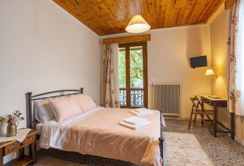 פנסיון Helidona