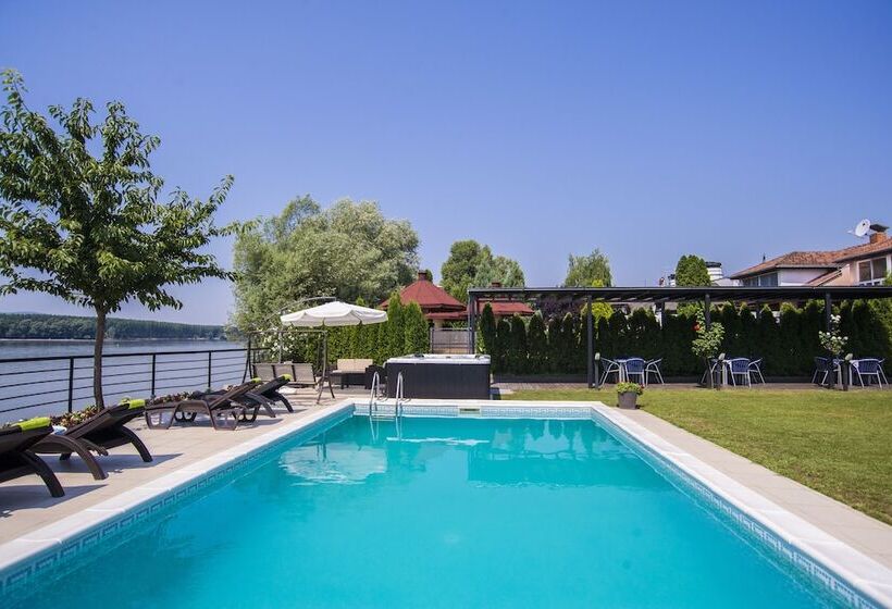 پانسیون Guest House Panorama Aqualux With Free Parking