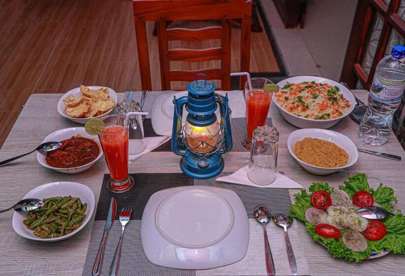 Pensión Zircon Ella