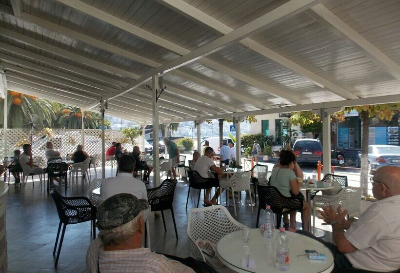 هتل Ramo Saranda