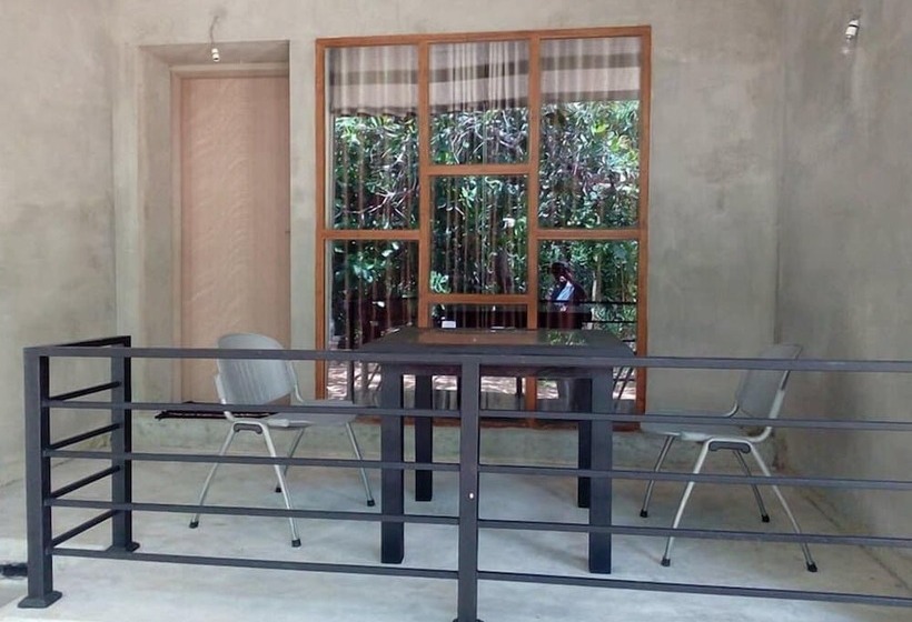בית מלון כפרי Saliyawewa Cabins