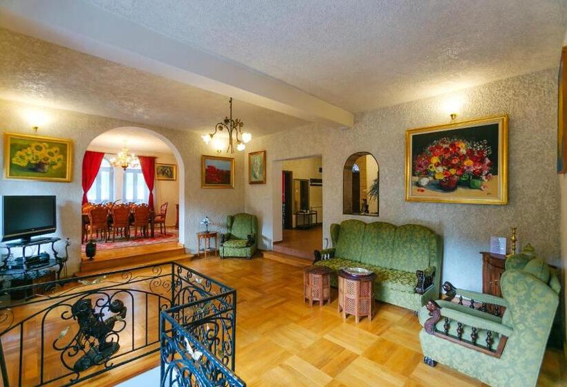 تختخواب و صبحانه Casa Natalia