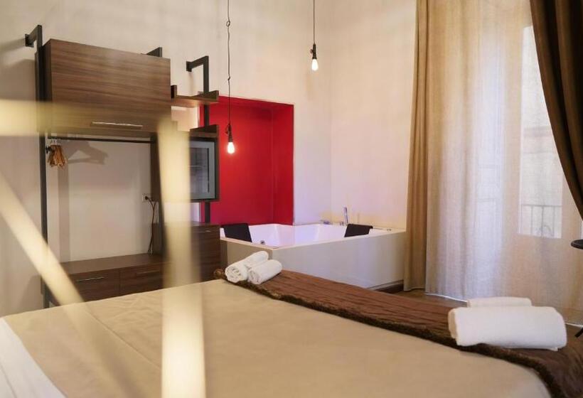 تختخواب و صبحانه Duomo Luxury Suites