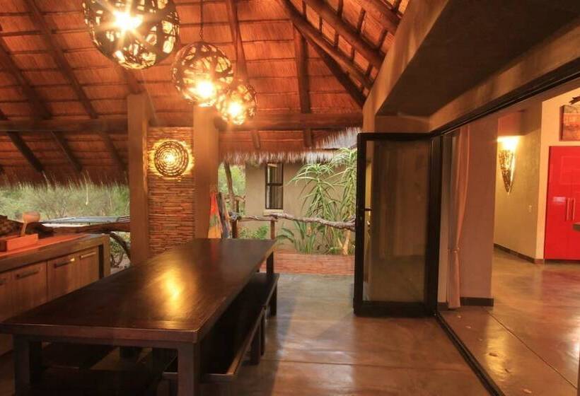 בית מלון כפרי Call Of The Wild Lodge