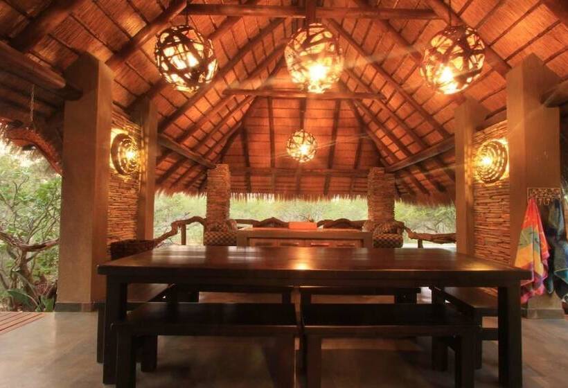 בית מלון כפרי Call Of The Wild Lodge