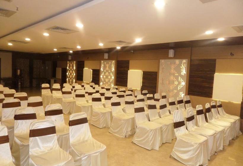 בית מלון כפרי Raj Palace