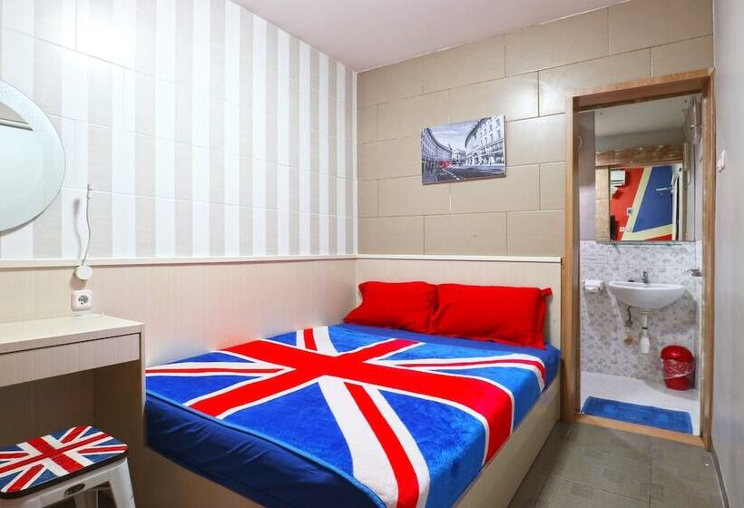 Kamariska Hostel