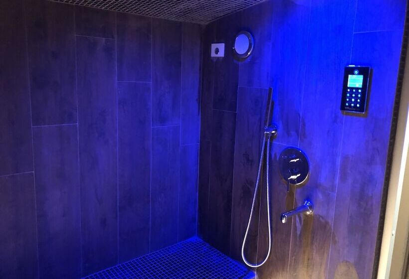 פנסיון La Rocca Guest House & Spa