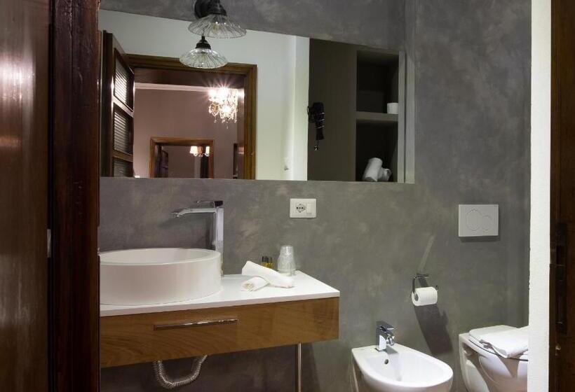 פנסיון La Rocca Guest House & Spa