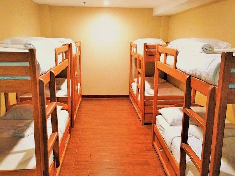 V Hotel And Apartel