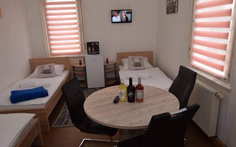 Monteurzimmer Kircheim Unter Teck   Hostel