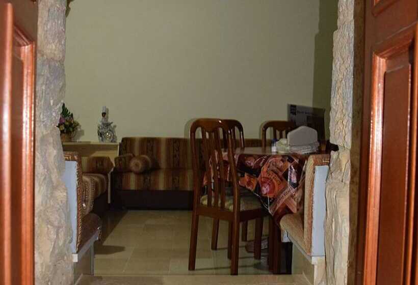 Boustany Guest House   Hostel