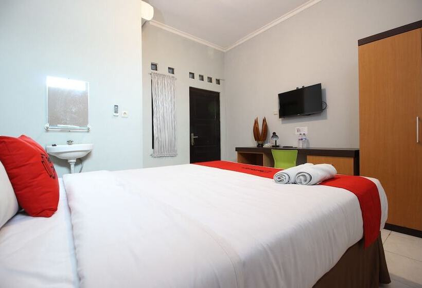 Hotel Reddoorz Near Stpn Jogja