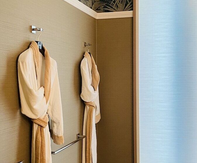 فندق Oasis  Adults Only